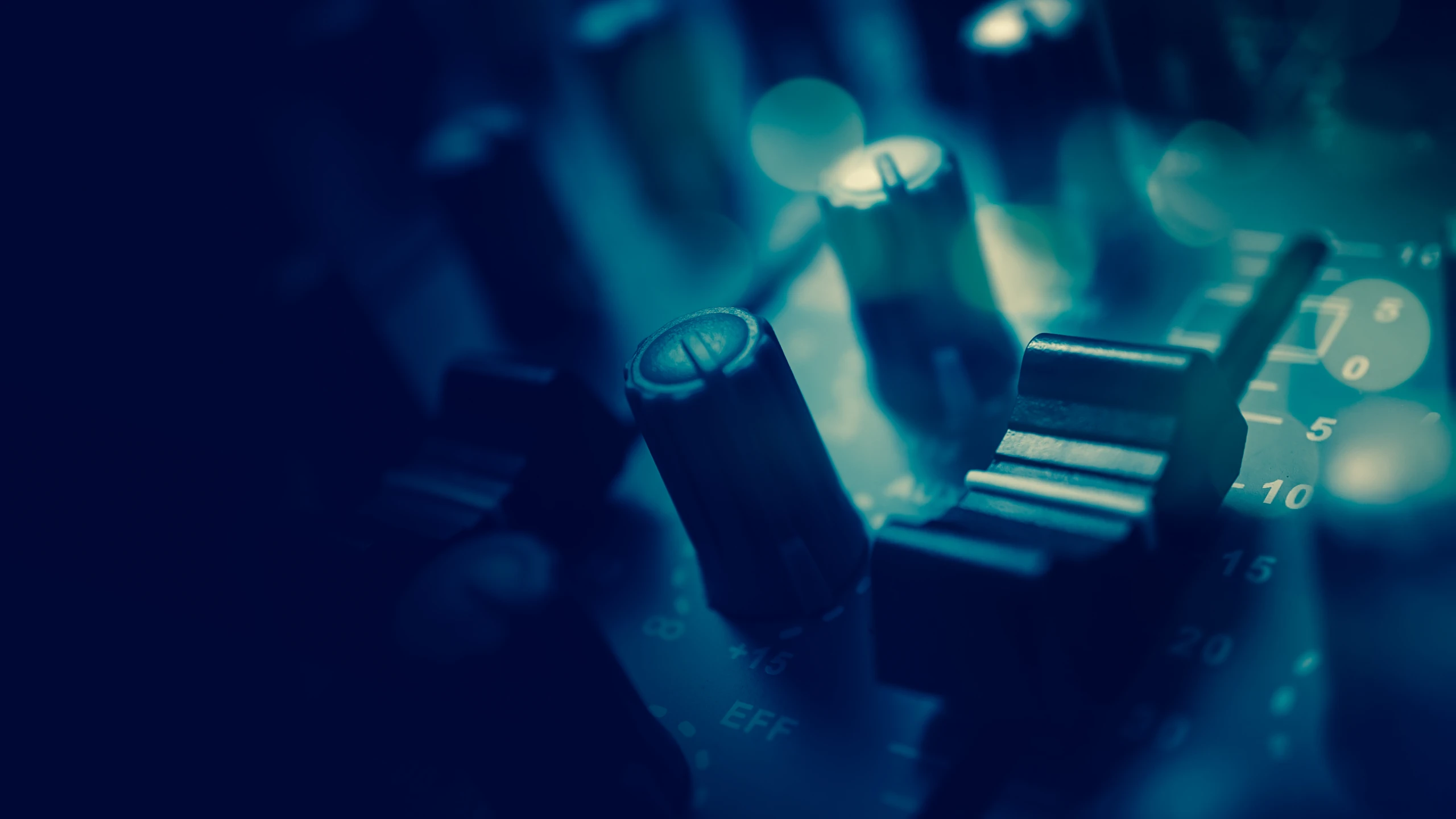 Battery Electrolyte Transfer and Filling Pumps: A Sealless Pump Selection Guide for Moisture Control and Precision Dosing